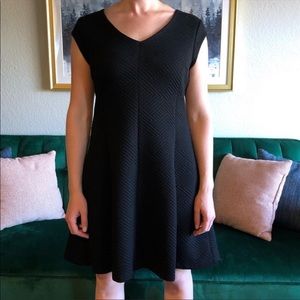 Adrienne Vittadini Classic Black V-Neck Classic Mini Dress